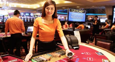 resorts world manila casino dealer qualifications
